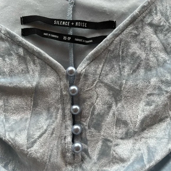 NEW Silence + Noise | Corina Velvet Mini Dress | Size XS - Picture 12 of 12